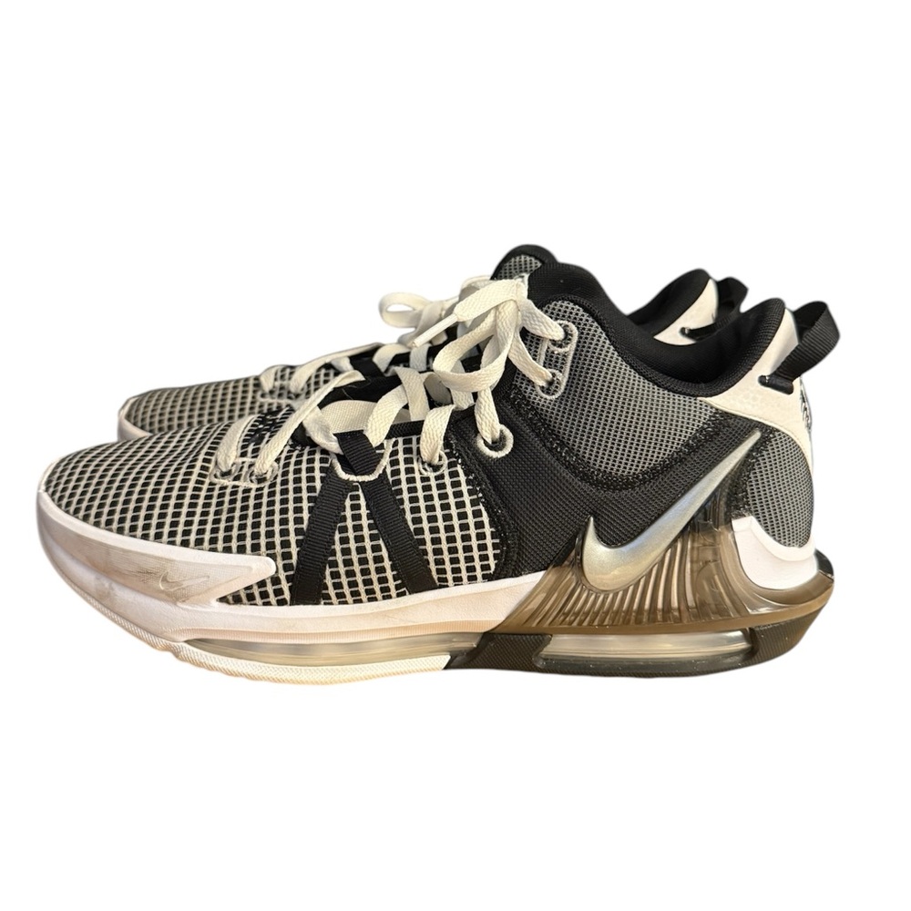 Nike Witness Vll HO 22 Performance Basketball Sneakers